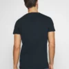 Pier One Uomo T-shirt Basic - Dark Blue 9 Pier One Uomo T-shirt Basic - Dark Blue -Offerta Economica Pier One 0af70e7725c7425f98d85c327ef43d82