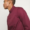 Pier One Uomo Camicia Elegante - Bordeaux 11 Pier One Uomo Camicia Elegante - Bordeaux -Offerta Economica Pier One 0e6d906292b344e9b440010da150e246