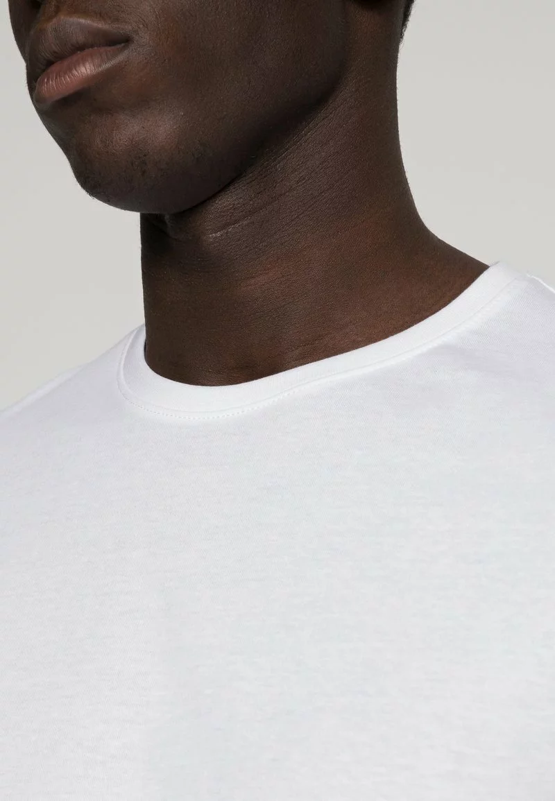 Pier One Uomo 3 PACK - T-shirt Basic - White/black/light Grey 9 Pier One Uomo 3 PACK - T-shirt Basic - White/black/light Grey - immagine 7