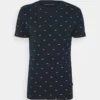 Pier One Uomo T-shirt Con Stampa - Dark Blue 10 Pier One Uomo T-shirt Con Stampa - Dark Blue -Offerta Economica Pier One 263feea580214e6baed48adb820f30bc
