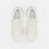 Pier One Unisex Sneakers Basse - White/gold 11 Pier One Unisex Sneakers Basse - White/gold -Offerta Economica Pier One 2b6e8904e99d446c8c45e4a5d29d9271