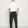 Pier One Uomo Pantaloni Sportivi - Black 10 Pier One Uomo Pantaloni Sportivi - Black -Offerta Economica Pier One 2f1de7f4f65c4260bba3310f352931aa