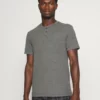 Pier One Uomo LOUNGE HENLEY TEE - Maglia Del Pigiama - Mottled Dark Grey 2 Pier One Uomo LOUNGE HENLEY TEE - Maglia Del Pigiama - Mottled Dark Grey -Offerta Economica Pier One 38051c3a19c24b478e903ee908ef26f6