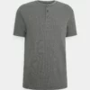 Pier One Uomo LOUNGE HENLEY TEE - Maglia Del Pigiama - Mottled Dark Grey 13 Pier One Uomo LOUNGE HENLEY TEE - Maglia Del Pigiama - Mottled Dark Grey -Offerta Economica Pier One 448918778b5f4e16902c8c05eea89c43