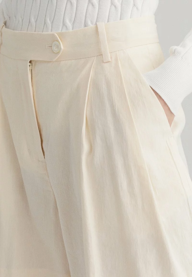 GANT Donna Shorts - Cream 6 GANT Donna Shorts - Cream - immagine 4