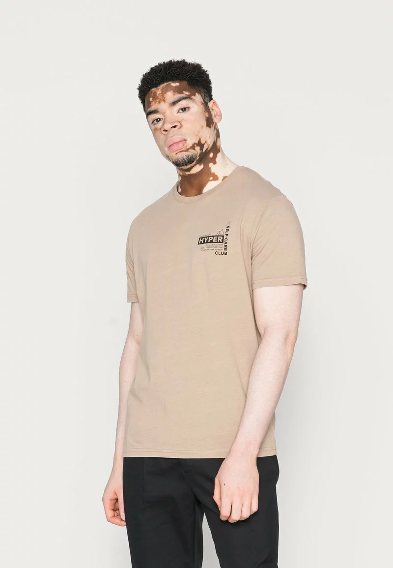 Pier One Uomo T-shirt Con Stampa - Light Brown 3 Pier One Uomo T-shirt Con Stampa - Light Brown