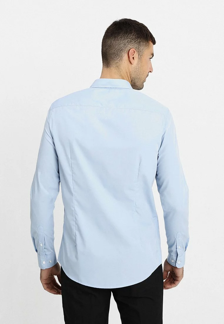 Pier One Uomo 2 PACK - Camicia Elegante - White/light Blue 5 Pier One Uomo 2 PACK - Camicia Elegante - White/light Blue - immagine 3