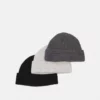 Pier One MICRO SHORT BEANIE COTTON 3 PACK UNISEX - Berretto - Black/dark Grey/off-white -Offerta Economica Pier One 70878702c43e4e63b354f3466616b08e
