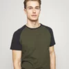 Pier One Uomo T-shirt Basic - Olive 12 Pier One Uomo T-shirt Basic - Olive -Offerta Economica Pier One 717144f374a040f193b3a67eeffc2253