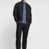 Pier One Uomo Chino - Black 8 Pier One Uomo Chino - Black -Offerta Economica Pier One 750d5ec1e23e4dacafbeb7faed4a1304