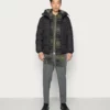 Pier One Uomo BASIC PUFFER JACKET WITH CONTRAST HOOD - Giacca Invernale - Black/olive 8 Pier One Uomo BASIC PUFFER JACKET WITH CONTRAST HOOD - Giacca Invernale - Black/olive -Offerta Economica Pier One 9c82993472144108bca5f6785dd4603b