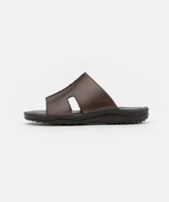 Pier One Uomo LEATHER - Ciabattine - Brown