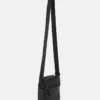 Pier One Uomo Borsa A Tracolla - Black 7 Pier One Uomo Borsa A Tracolla - Black -Offerta Economica Pier One a4bd3e367d1f43b8bce5e0adb5c472a1