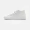 Pier One UNISEX - Sneakers Alte - White 1 Pier One UNISEX - Sneakers Alte - White -Offerta Economica Pier One a8dbcff1447648d7bb8da520f5792803