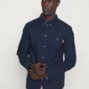 Pier One Uomo Camicia - Dark Blue 2 Pier One Uomo Camicia - Dark Blue -Offerta Economica Pier One af8bf3d1625a4a6f82a6f025c4dbc0e6