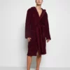 Pier One Uomo Accappatoio - Bordeaux 1 Pier One Uomo Accappatoio - Bordeaux -Offerta Economica Pier One c3b907b1cf5d413f945425f26e4d656d 1