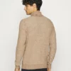 Pier One Uomo Maglione - Mottled Beige 10 Pier One Uomo Maglione - Mottled Beige -Offerta Economica Pier One c63df9cfa4dd495694ceae785ae559ff