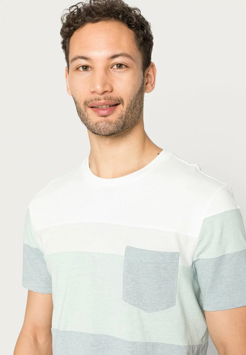 Pier One Uomo T-shirt Basic - Green 7 Pier One Uomo T-shirt Basic - Green - immagine 5