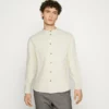 Pier One Uomo COLLAR OXFORD - Camicia - Off-white 1 Pier One Uomo COLLAR OXFORD - Camicia - Off-white -Offerta Economica Pier One ca56725ec482429db7997c8e1368df8f