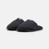 Pier One Uomo Pantofole - Black 9 Pier One Uomo Pantofole - Black -Offerta Economica Pier One d382e99f6c9547a08679f3998f83abda