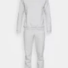 Pier One Uomo SET - Tuta - Light Grey 14 Pier One Uomo SET - Tuta - Light Grey -Offerta Economica Pier One d66fde0ab3c341dc8c14f111a7dbfd71