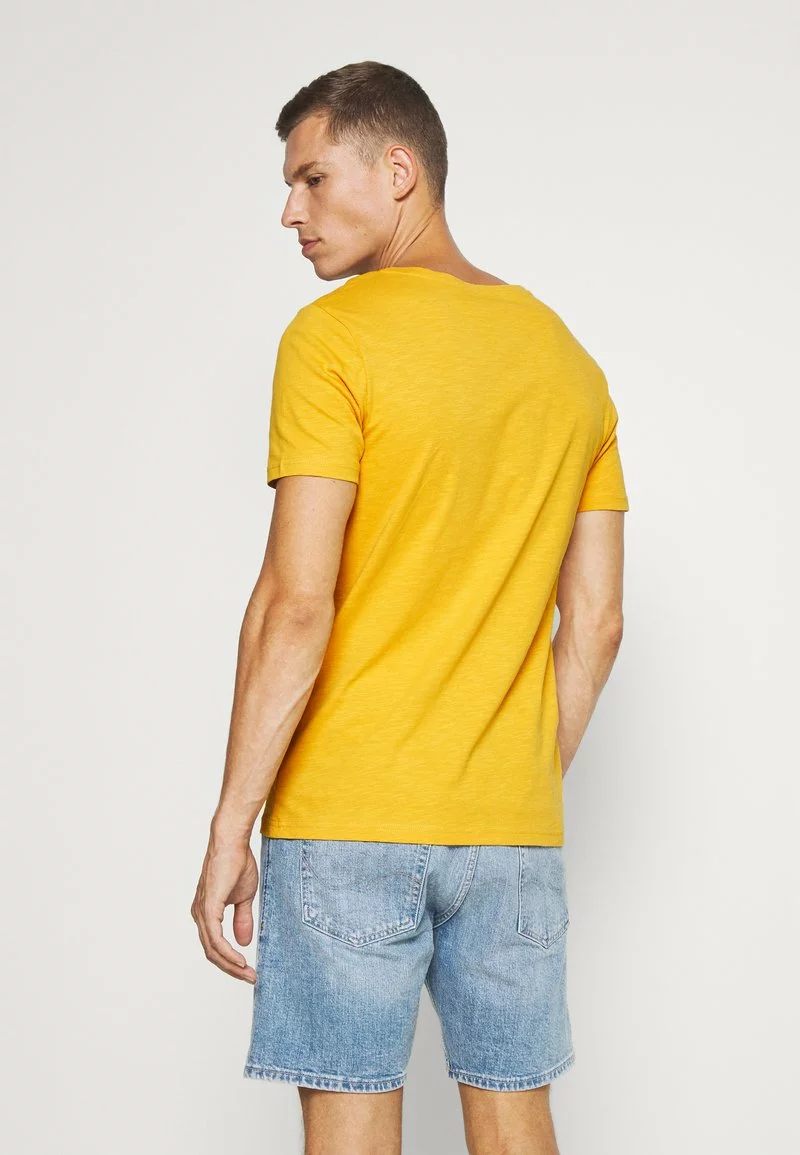 Pier One Uomo T-shirt Basic - Light Yellow 5 Pier One Uomo T-shirt Basic - Light Yellow - immagine 3
