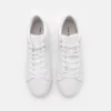 Pier One UNISEX - Sneakers Alte - White 11 Pier One UNISEX - Sneakers Alte - White -Offerta Economica Pier One e0d2f579655047c8b1425c629df06476