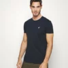 Pier One Uomo T-shirt Basic - Dark Blue 1 Pier One Uomo T-shirt Basic - Dark Blue -Offerta Economica Pier One f80d03b1f02b4e2697c075fd91348aee